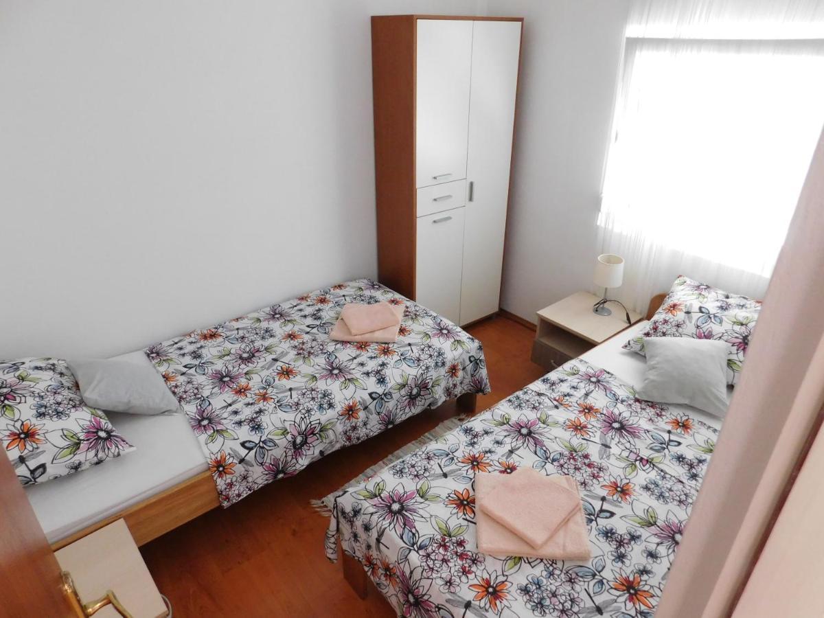 Apartmani Ruza Košljun エクステリア 写真