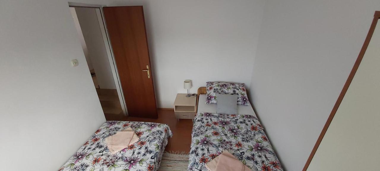 Apartmani Ruza Košljun エクステリア 写真
