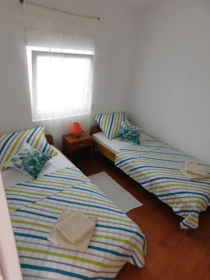 Apartmani Ruza Košljun エクステリア 写真